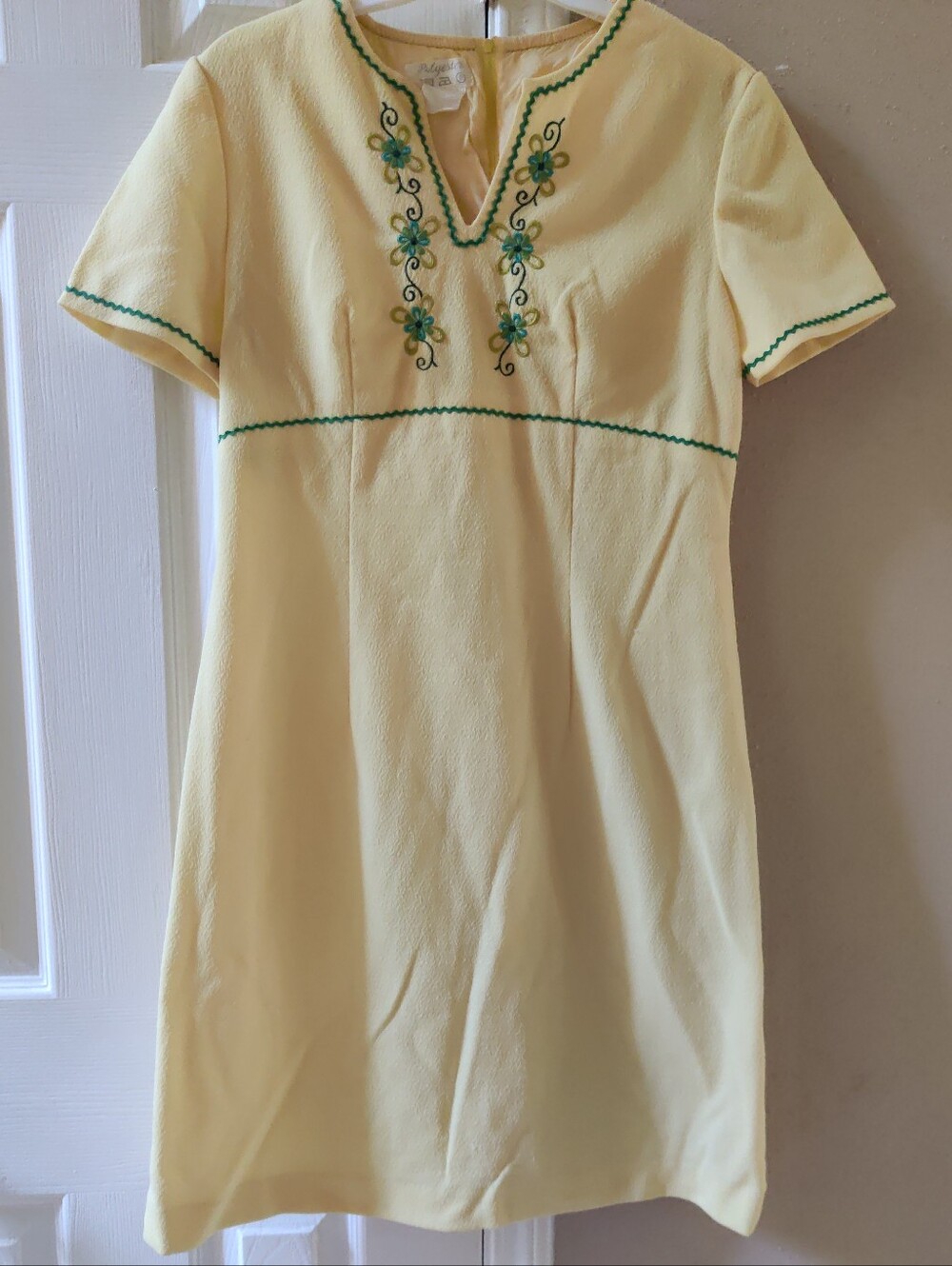 Vintage 70s Sunshine Yellow Floral Embroidered Dress Womens 🌼🌼